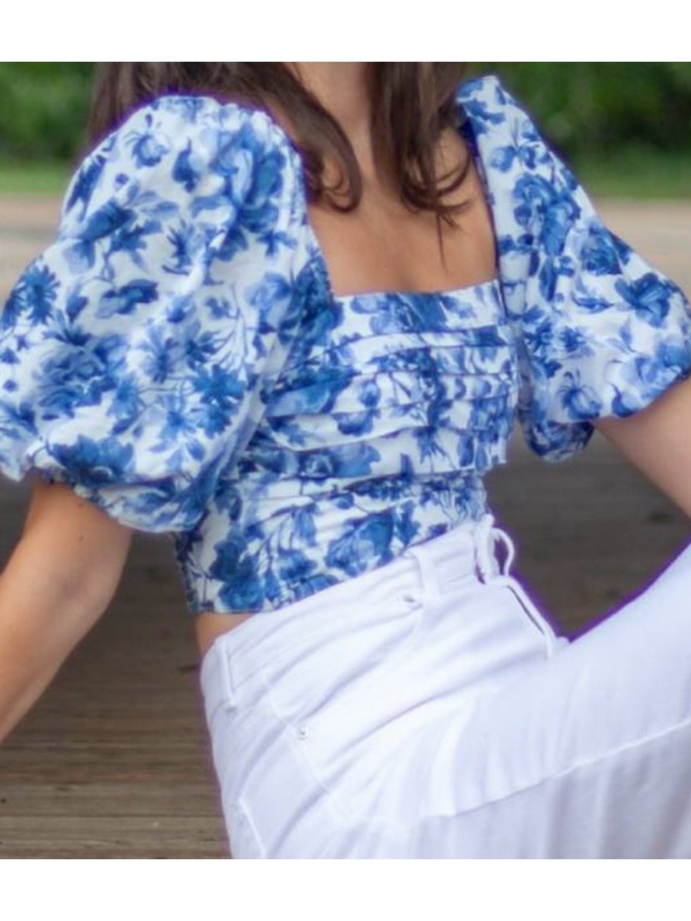 Abercrombie & Fitch Blue and White Floral Puff-Sleeve Crop Top